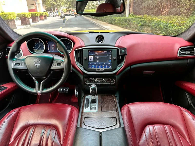 Maserati Ghibli — фото 12