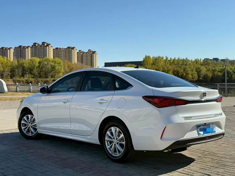 Changan Eado — фото 6