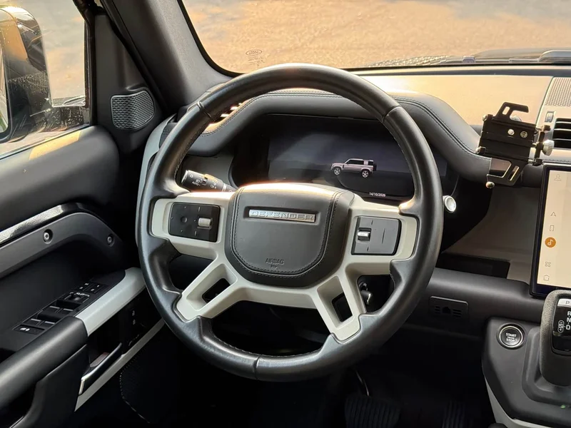 Land Rover Defender — фото 13