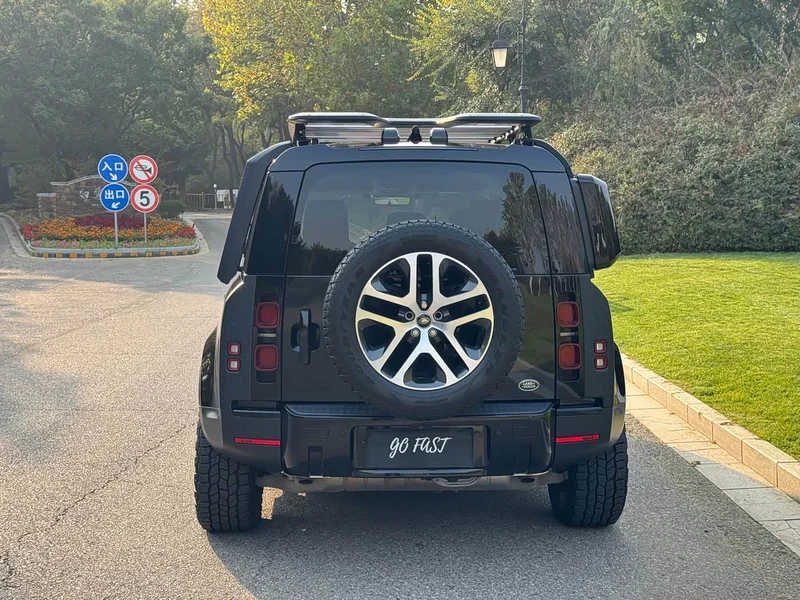 Land Rover Defender — фото 4