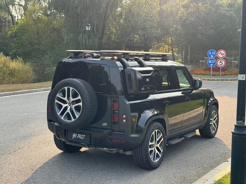 Land Rover Defender — фото 6