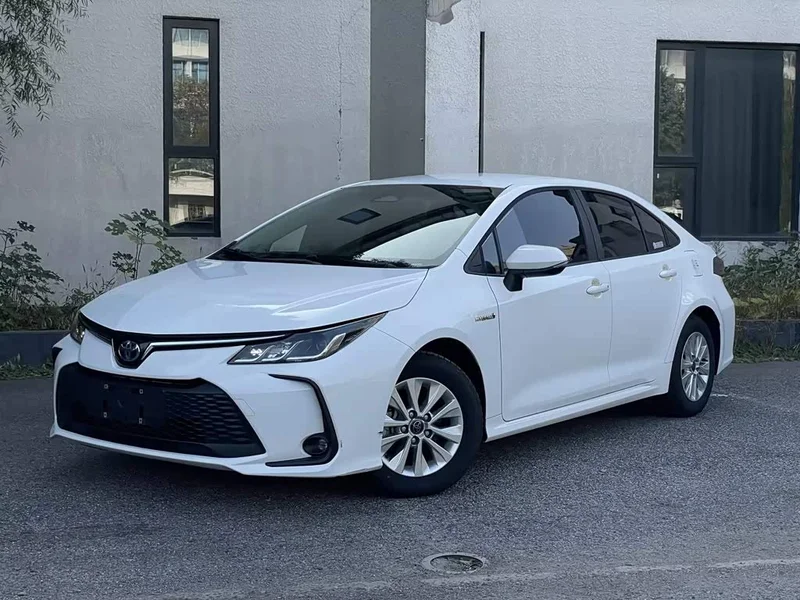 Toyota Corolla — фото 1