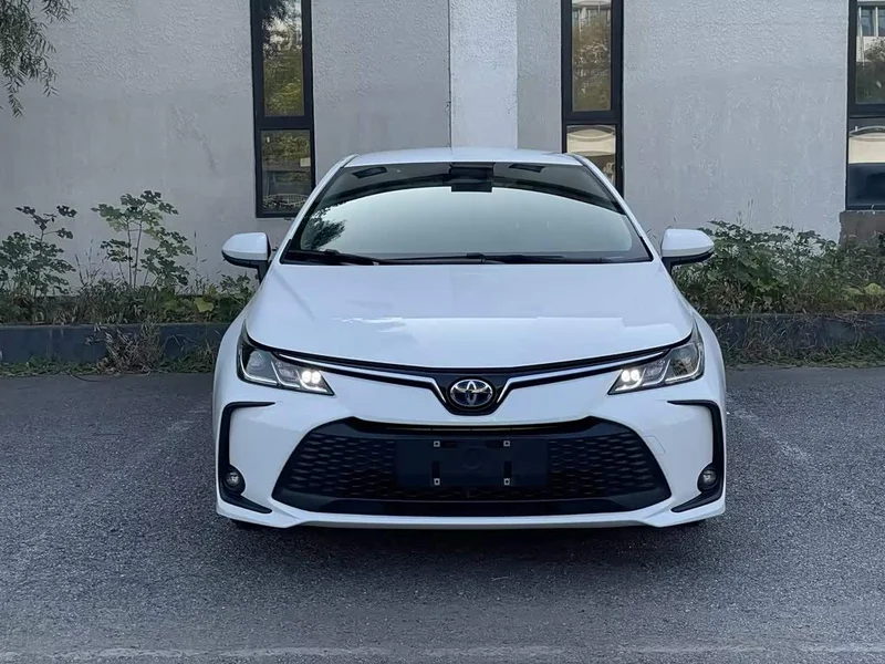Toyota Corolla — фото 11