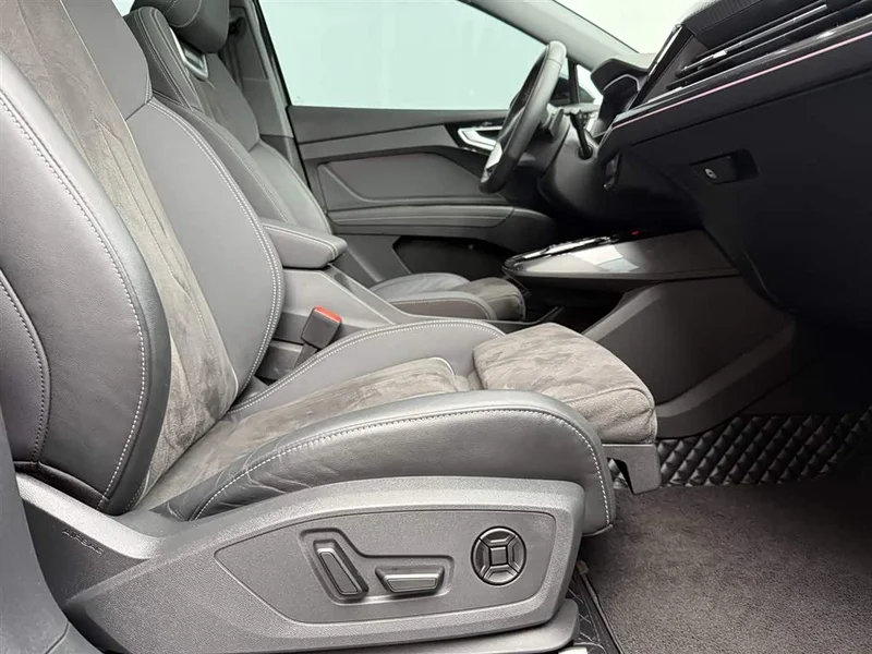 Audi Q4 e-tron — фото 12