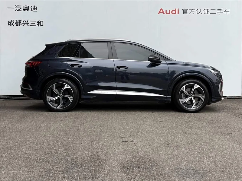 Audi Q4 e-tron — фото 2