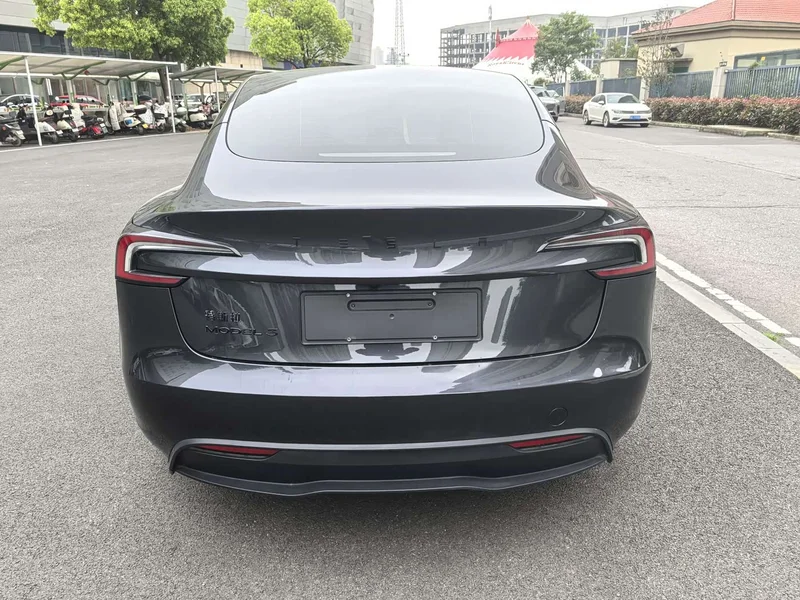 Tesla Model 3 — фото 8
