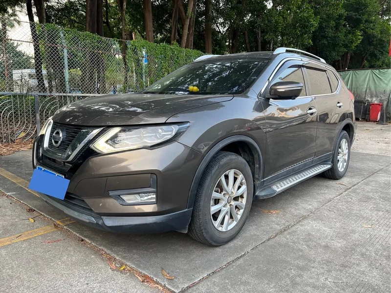 Nissan X-Trail — фото 1