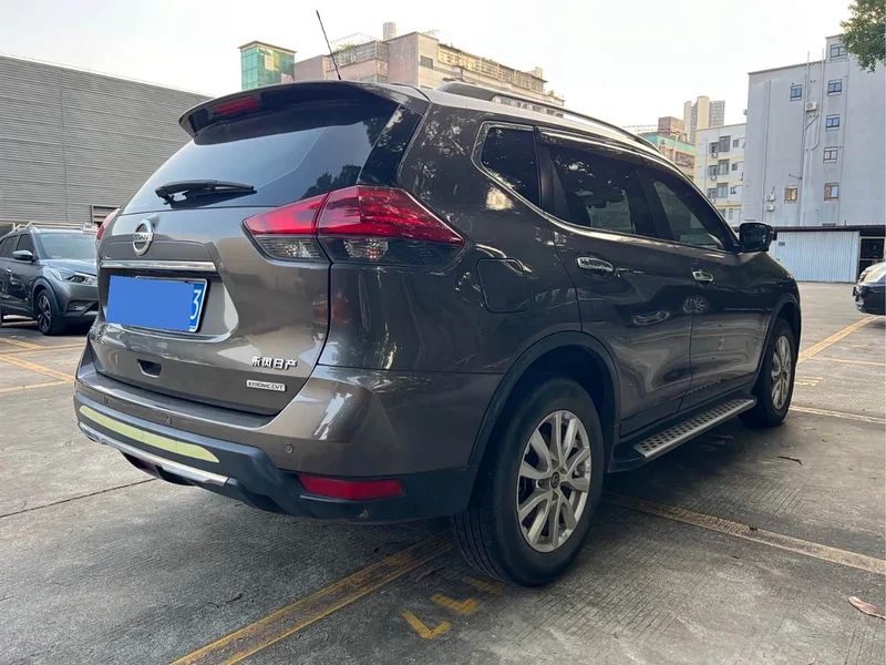Nissan X-Trail — фото 12