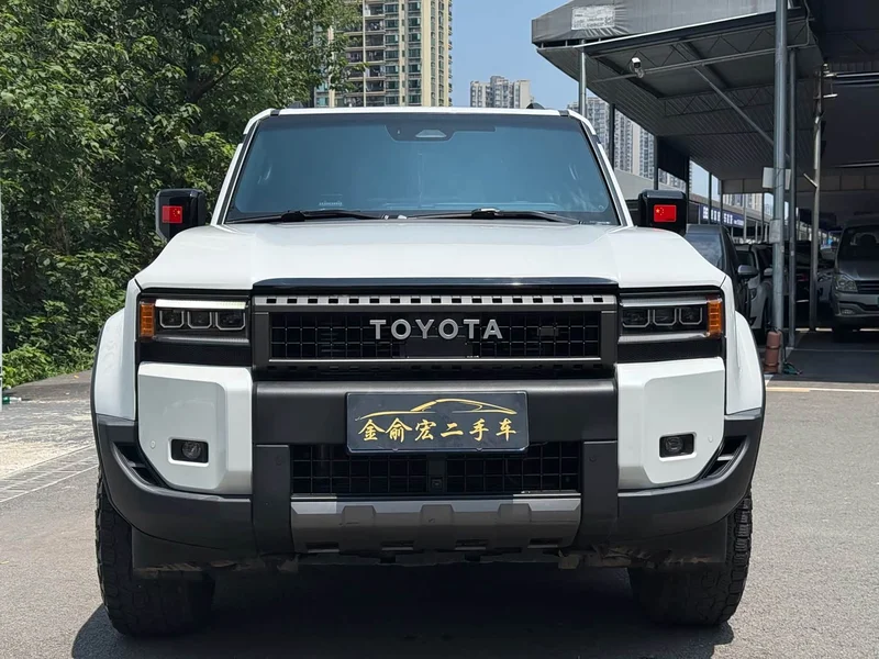 Toyota Prado — фото 2