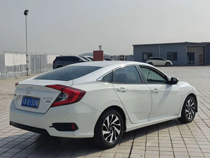 Honda Civic — фото 16
