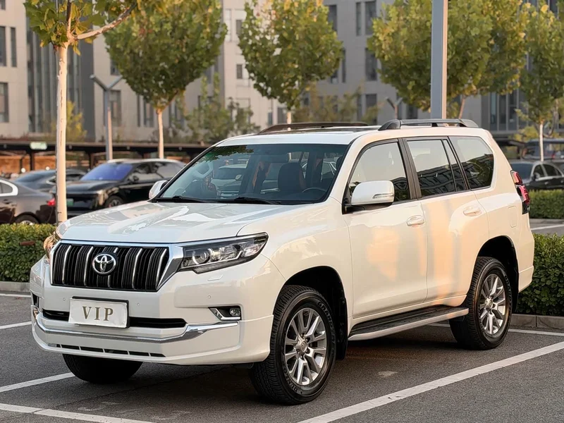 Toyota Prado — фото 1