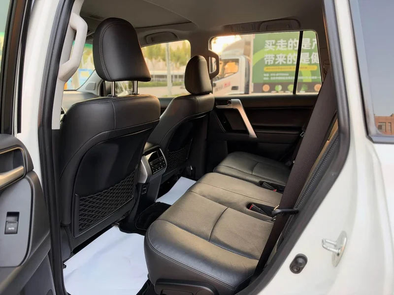 Toyota Prado — фото 10