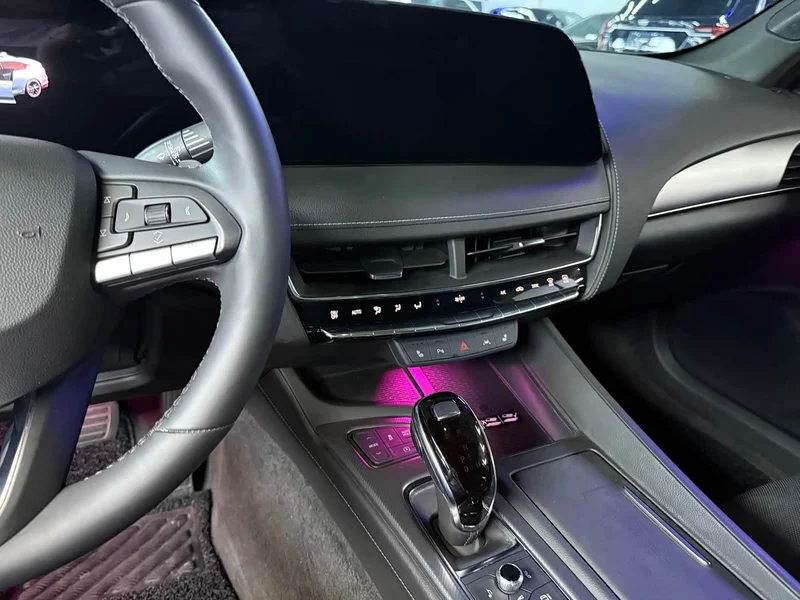 Cadillac CT5 — фото 12