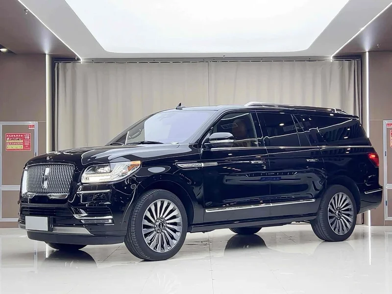 Lincoln Navigator — фото 1
