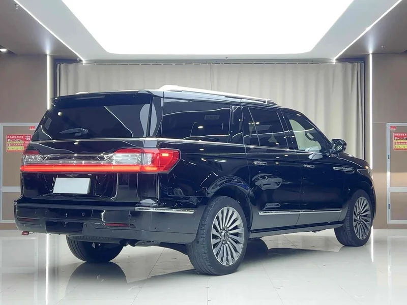 Lincoln Navigator — фото 11