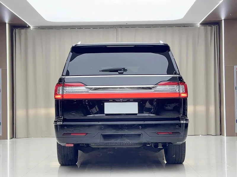 Lincoln Navigator — фото 12