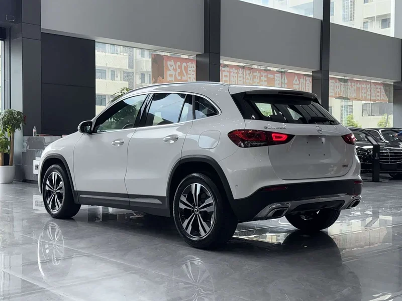 Mercedes-Benz GLA — фото 11