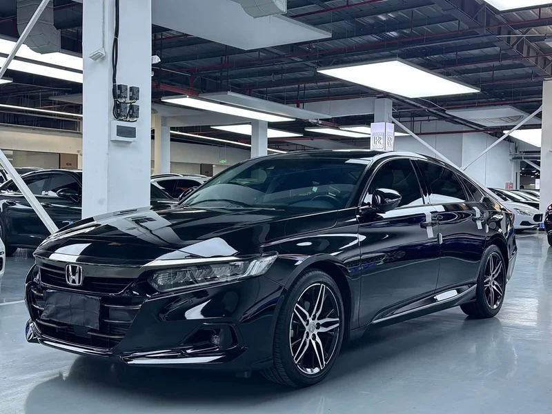 Honda Accord — фото 1