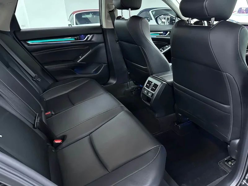 Honda Accord — фото 17