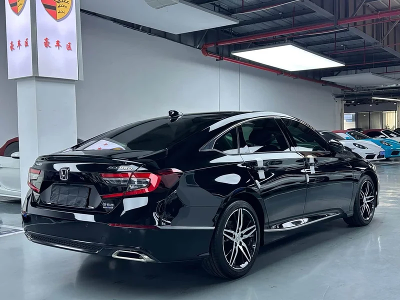 Honda Accord — фото 24