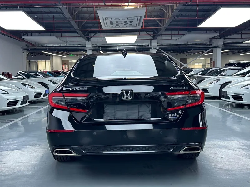 Honda Accord — фото 25