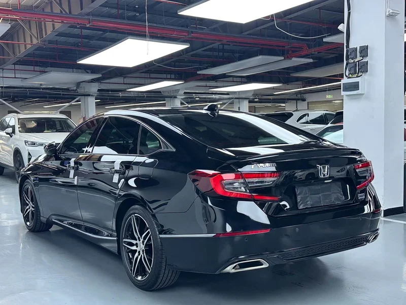 Honda Accord — фото 26