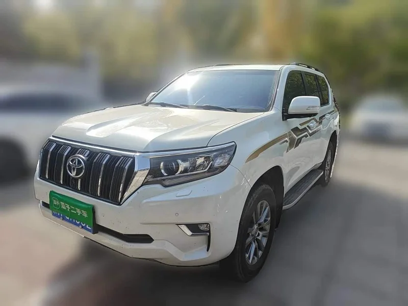Toyota Prado — фото 1