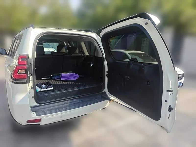 Toyota Prado — фото 15