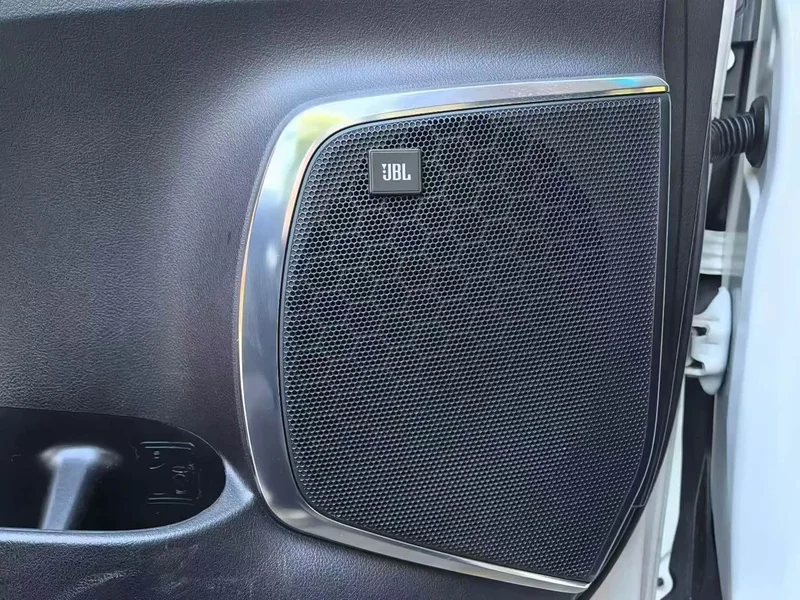 Toyota Alphard — фото 8