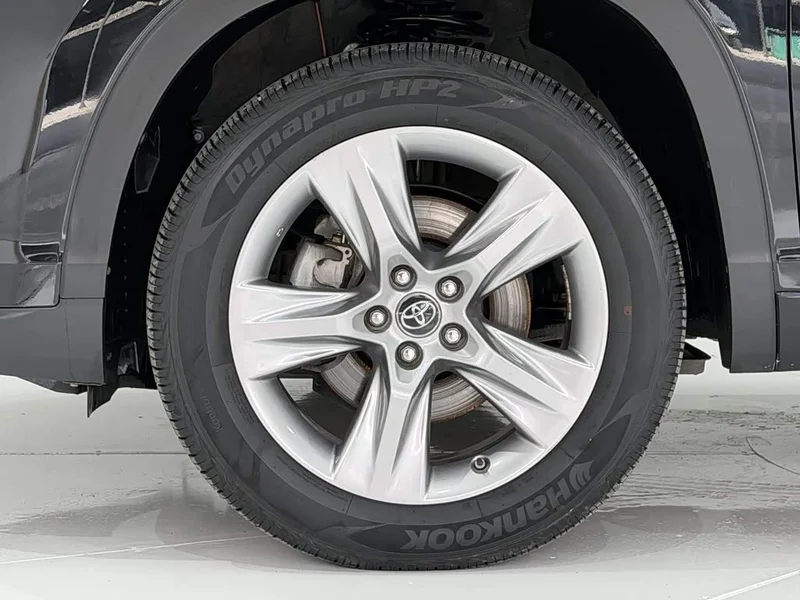 Toyota Highlander — фото 11