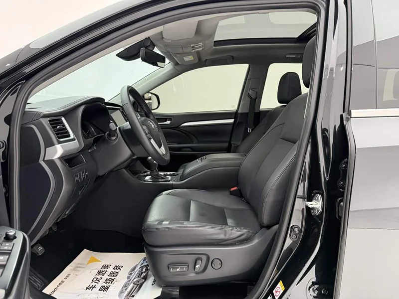 Toyota Highlander — фото 16