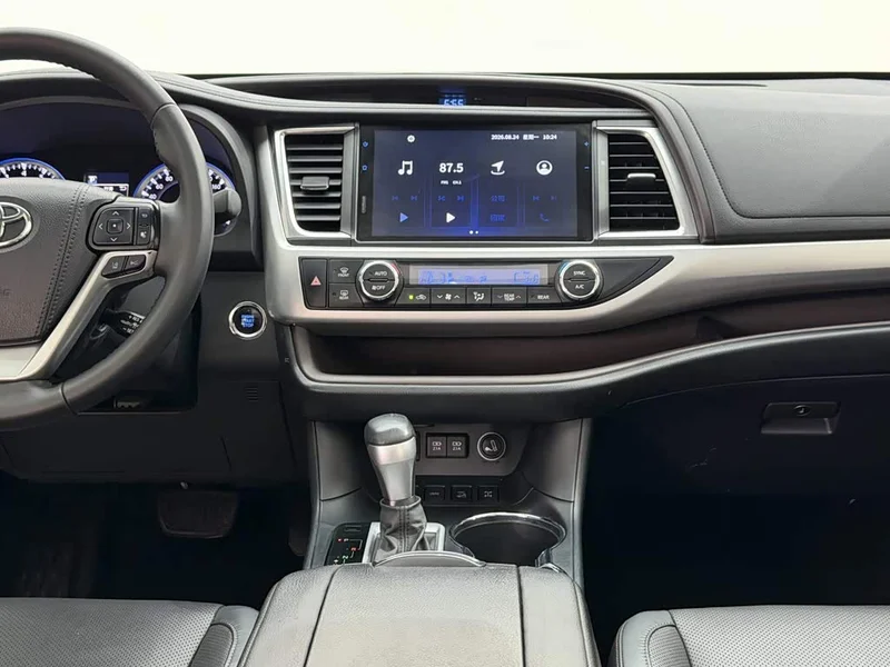Toyota Highlander — фото 22