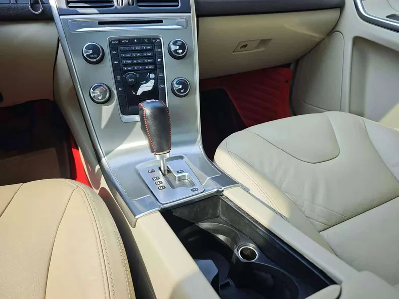 Volvo XC60 (Imported) — фото 10