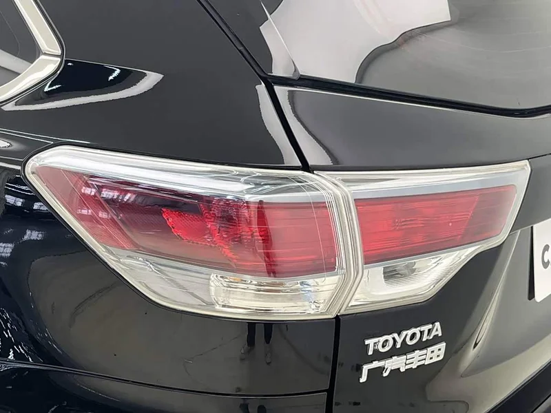 Toyota Highlander — фото 16