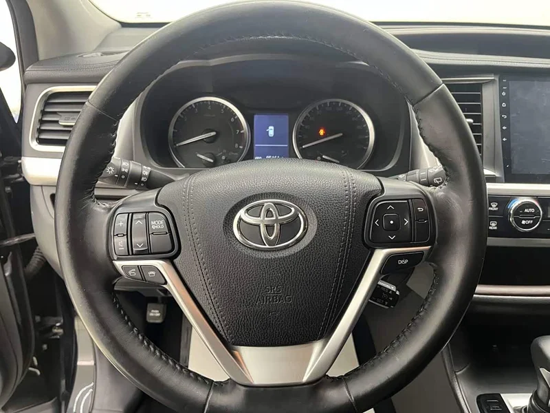 Toyota Highlander — фото 28