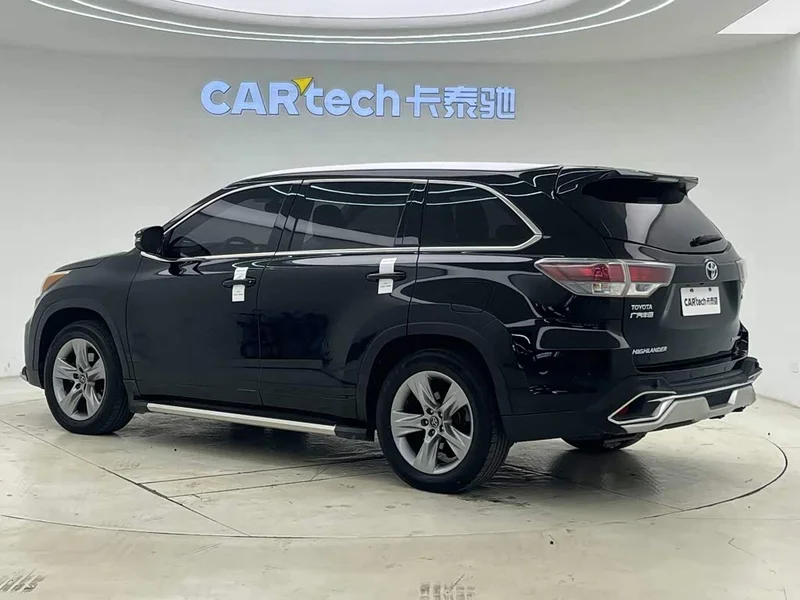 Toyota Highlander — фото 4