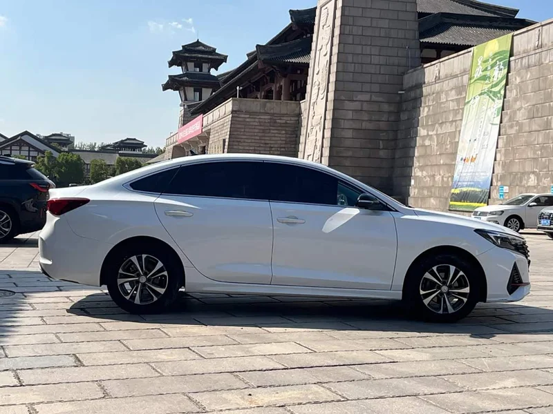 Changan Eado — фото 5