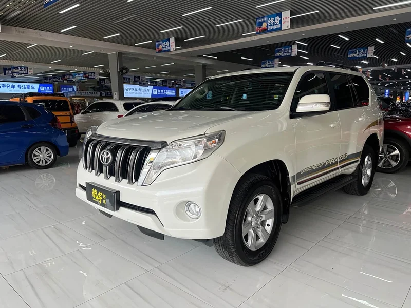Toyota Prado — фото 1