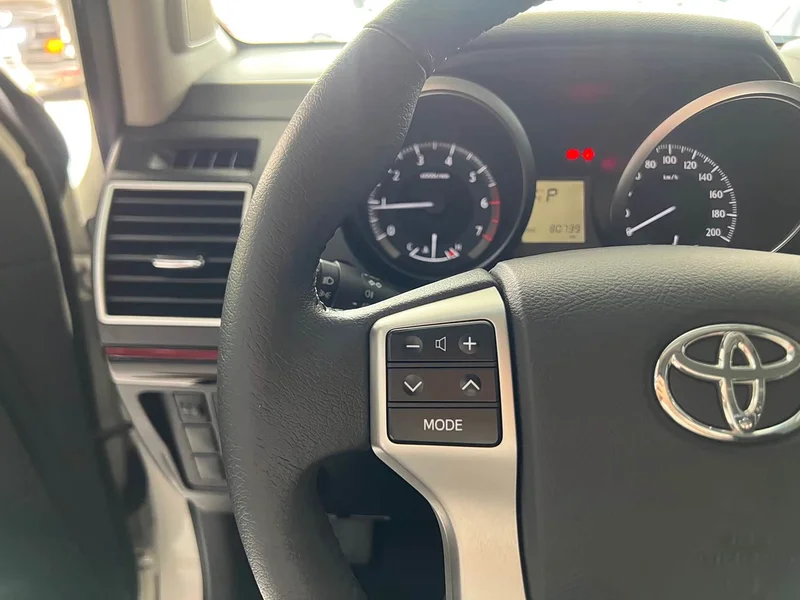 Toyota Prado — фото 15