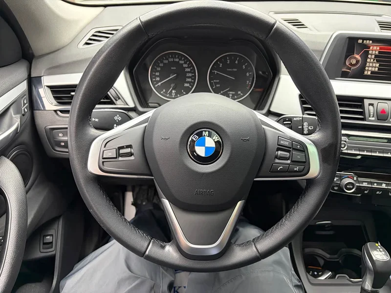 BMW X1 — фото 10