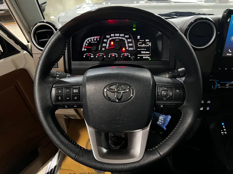Toyota Land Cruiser (Imported) — фото 8