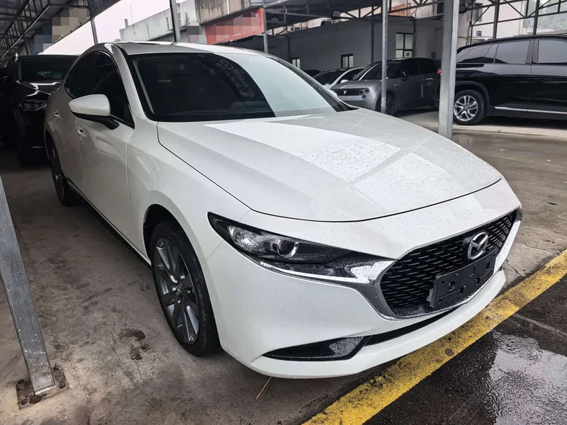 Mazda 3 Axela — фото 1