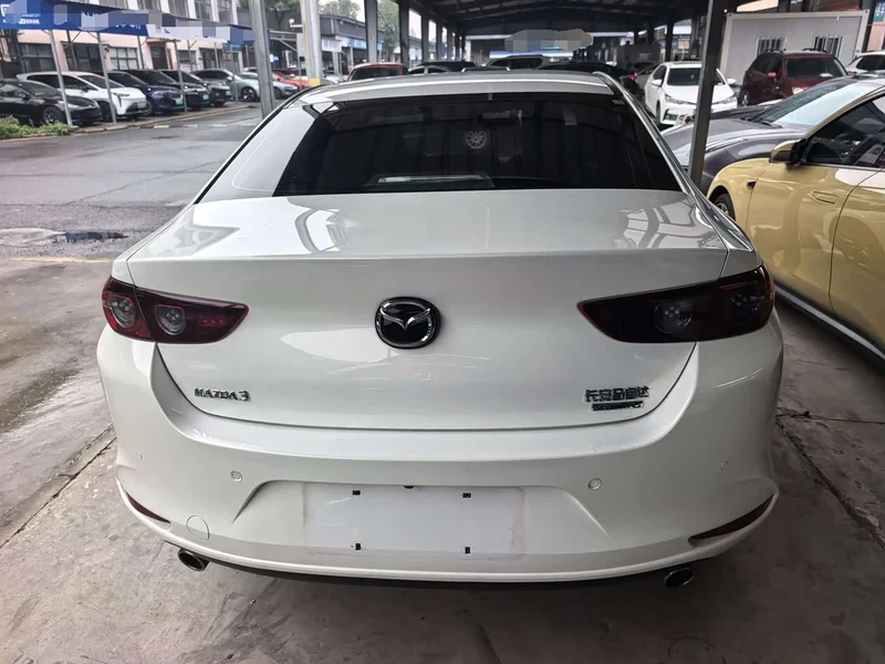 Mazda 3 Axela — фото 14