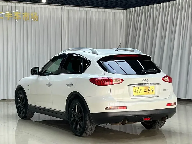 Infiniti QX50 (Imported) — фото 4