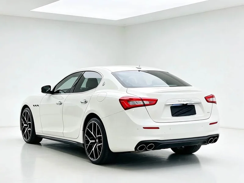 Maserati Ghibli — фото 11