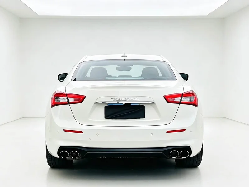 Maserati Ghibli — фото 10