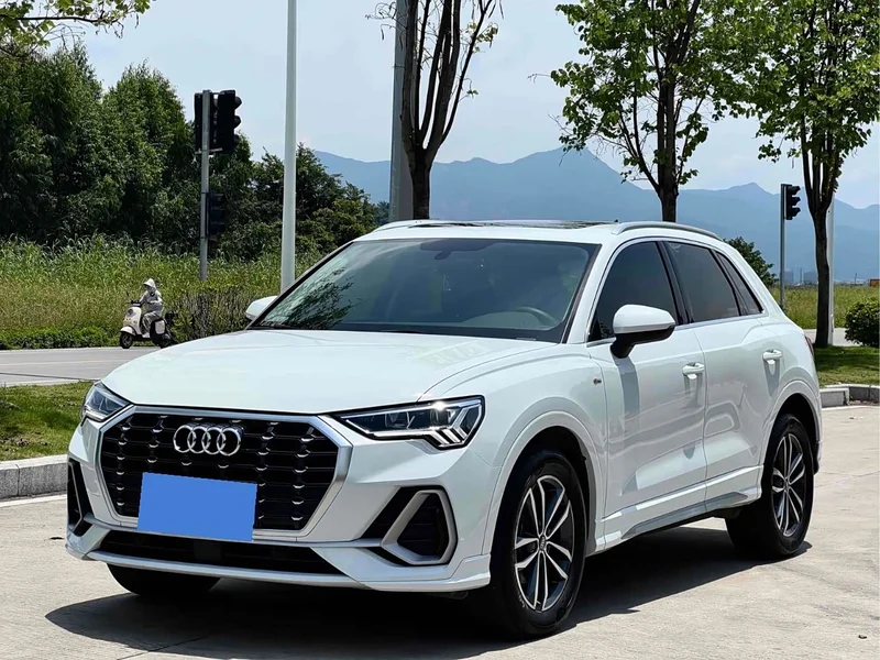 Audi Q3 — фото 1