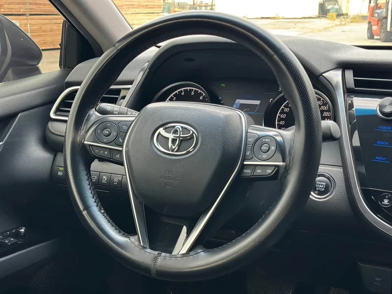 Toyota Camry — фото 21