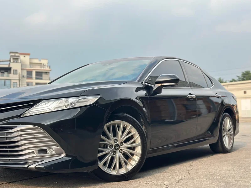 Toyota Camry — фото 6
