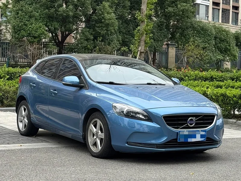 Volvo V40 — фото 3